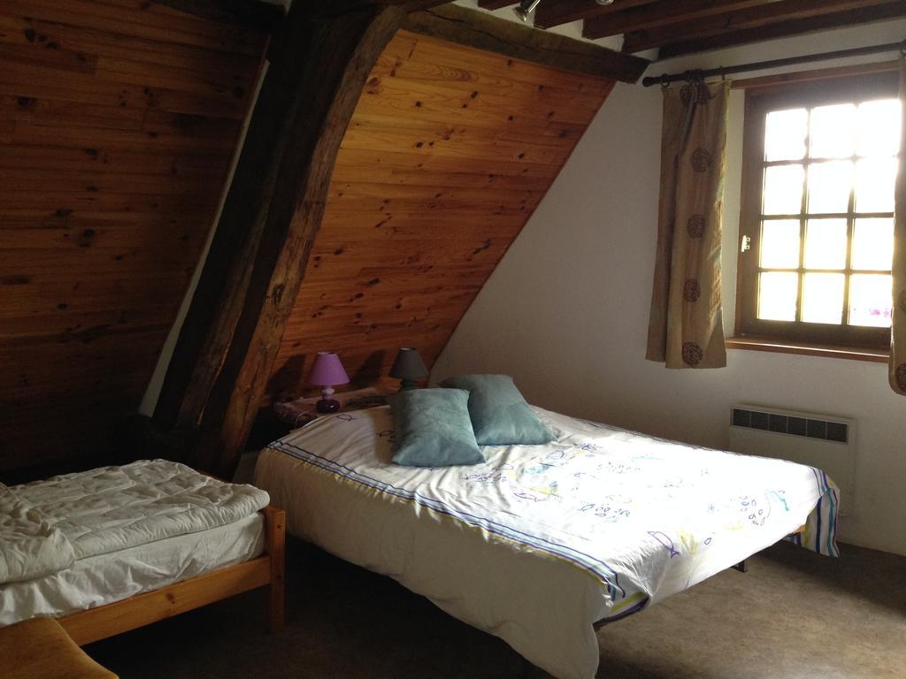 La Baronnie Bed & Breakfast Vieux-Pont Room photo