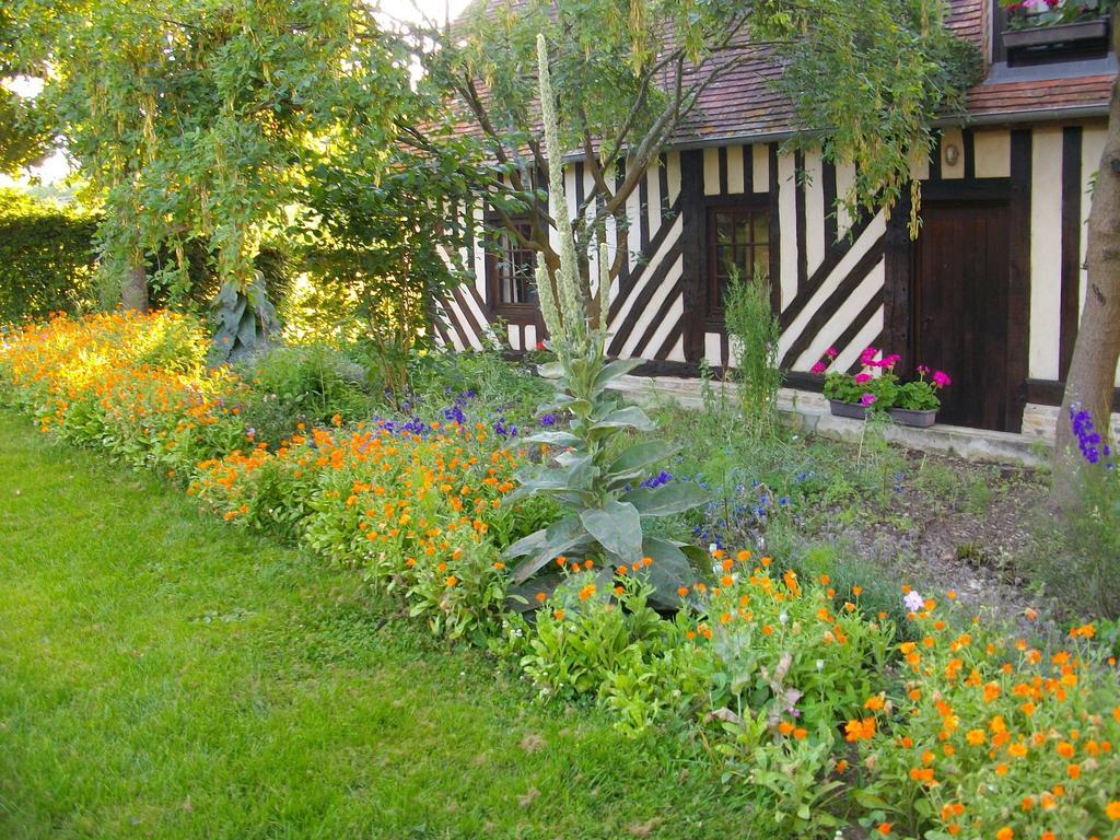 La Baronnie Bed & Breakfast Vieux-Pont Exterior photo